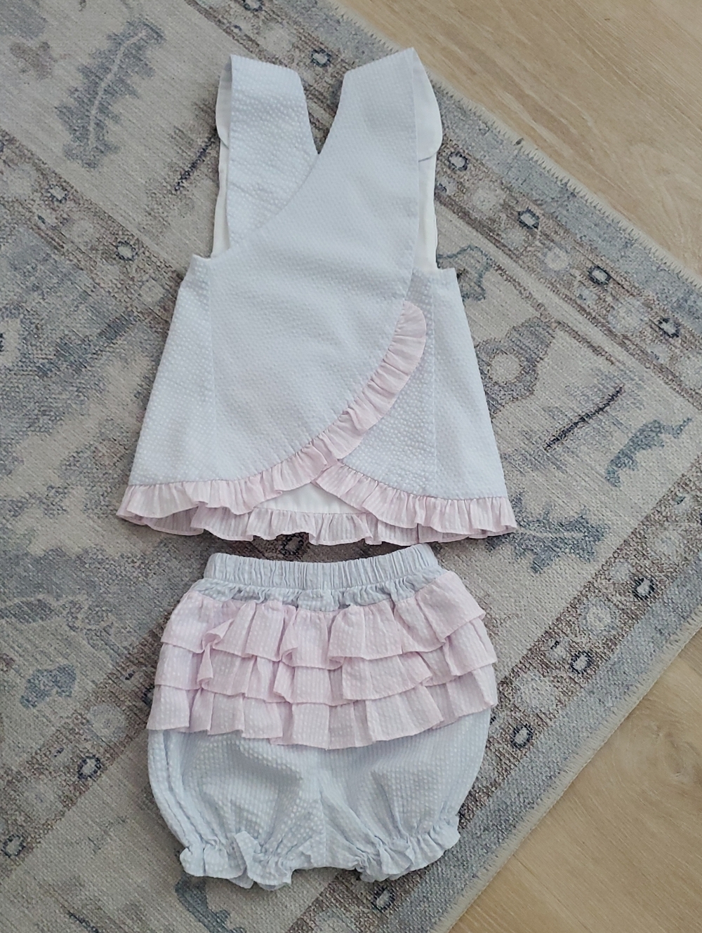 Three Sisters Toddler Girls Smocked Embroidered Disney Princess Outfit Set Sz2T - Picture 2 of 9